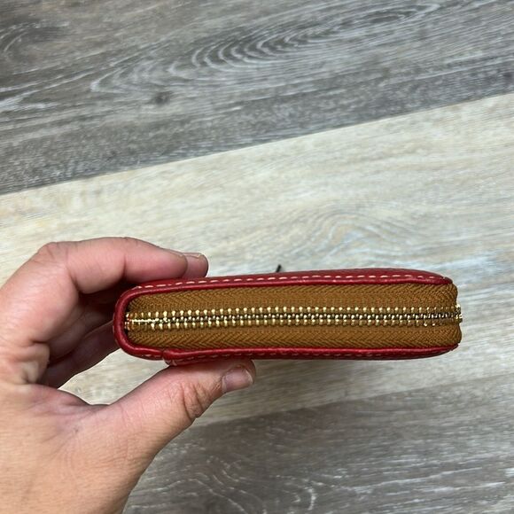 *dooney & bourke red pebble grain full zip wallet - Picture 5 of 16